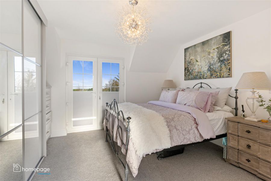 1 Clooney Mews