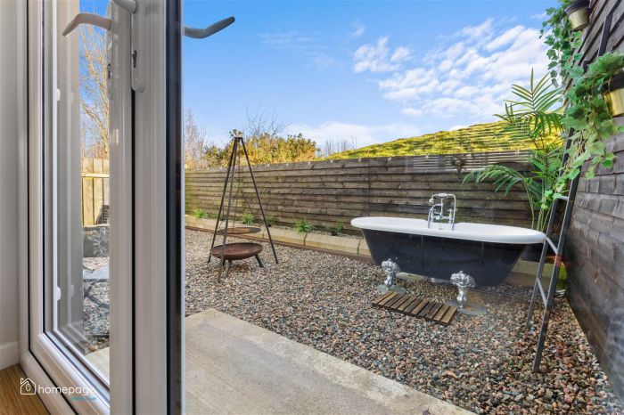 42 Lower Ballyartan Road