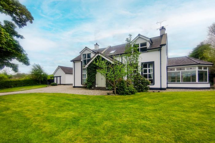 42 Lower Ballyartan Road