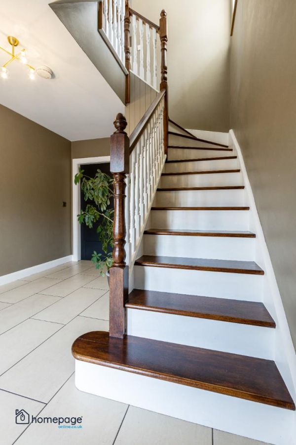 24 Briar Hill