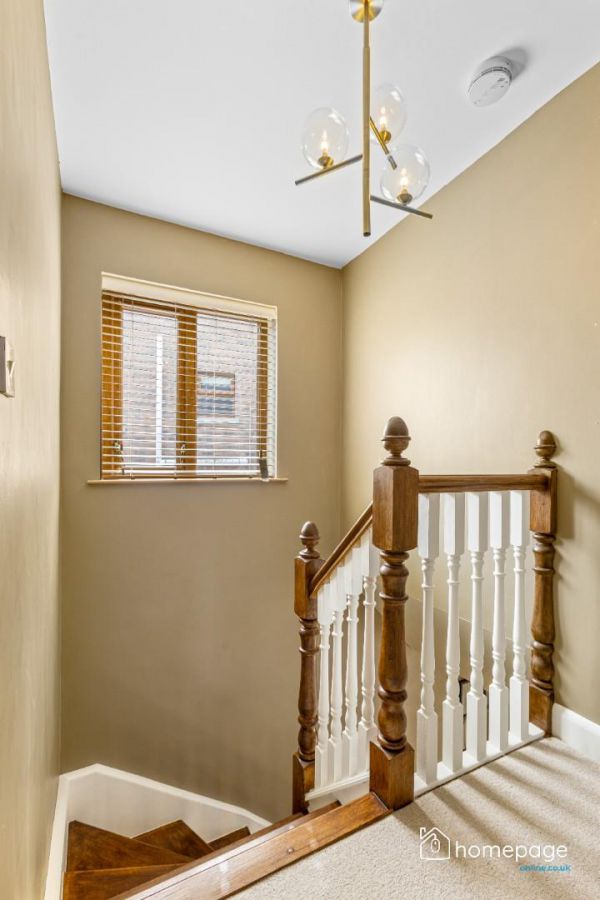 24 Briar Hill