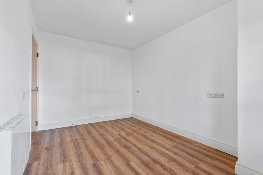 Apt 1 Moncrief Court