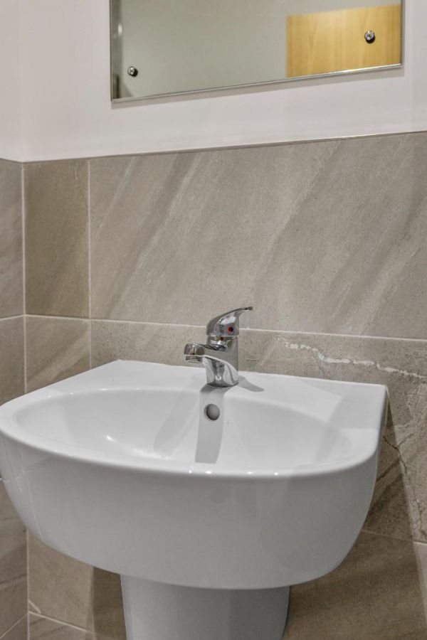 Apt 1 Moncrief Court