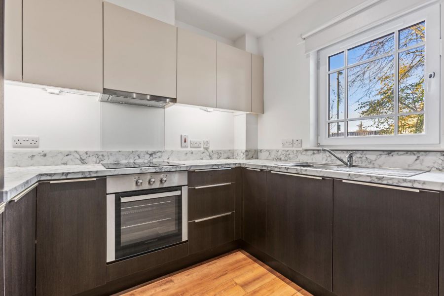 Apt 1 Moncrief Court