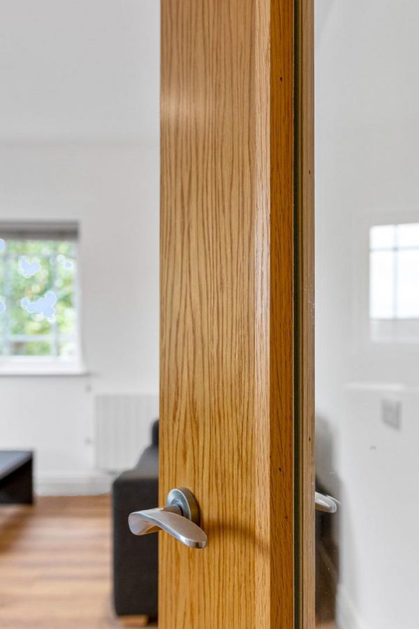 Apt 10 Moncrief Court