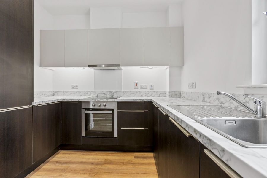 Apt 10 Moncrief Court