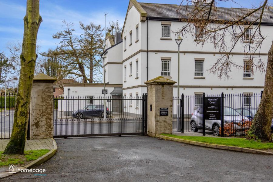 Apt 10 Moncrief Court