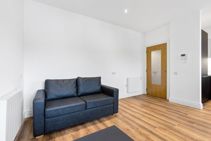 Apt 10 Moncrief Court