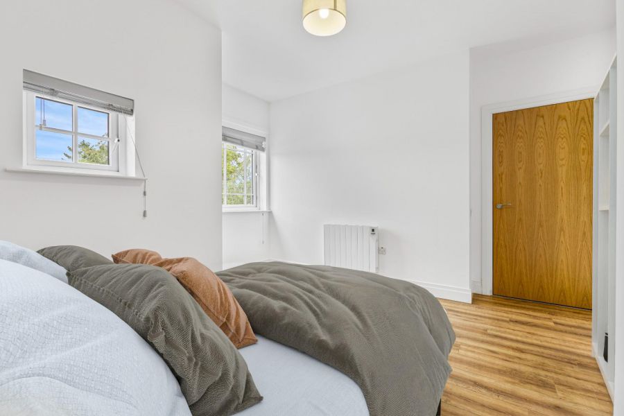 Apt 10 Moncrief Court