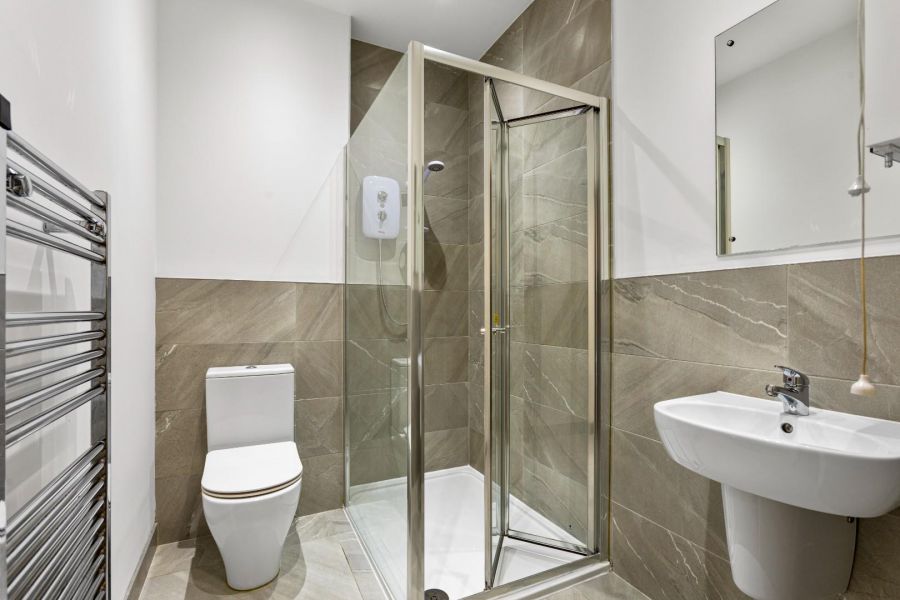 Apt 10 Moncrief Court