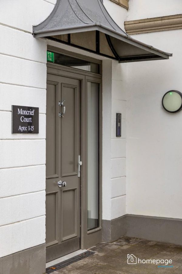 Apt 10 Moncrief Court