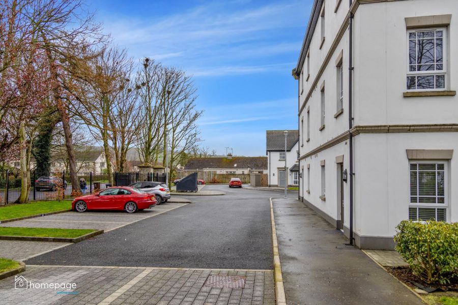 Apt 10 Moncrief Court