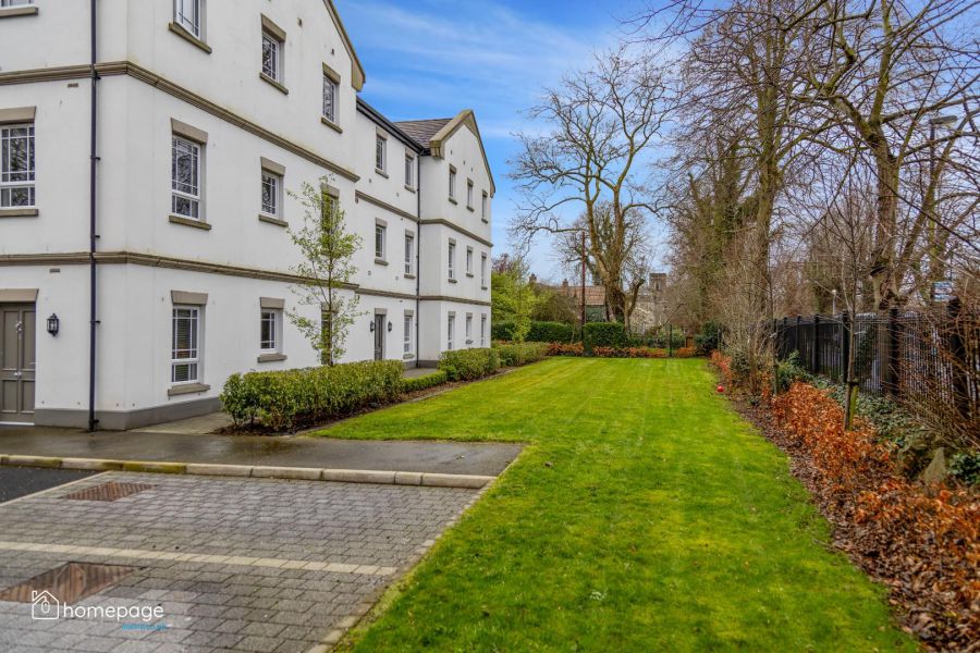 Apt 10 Moncrief Court