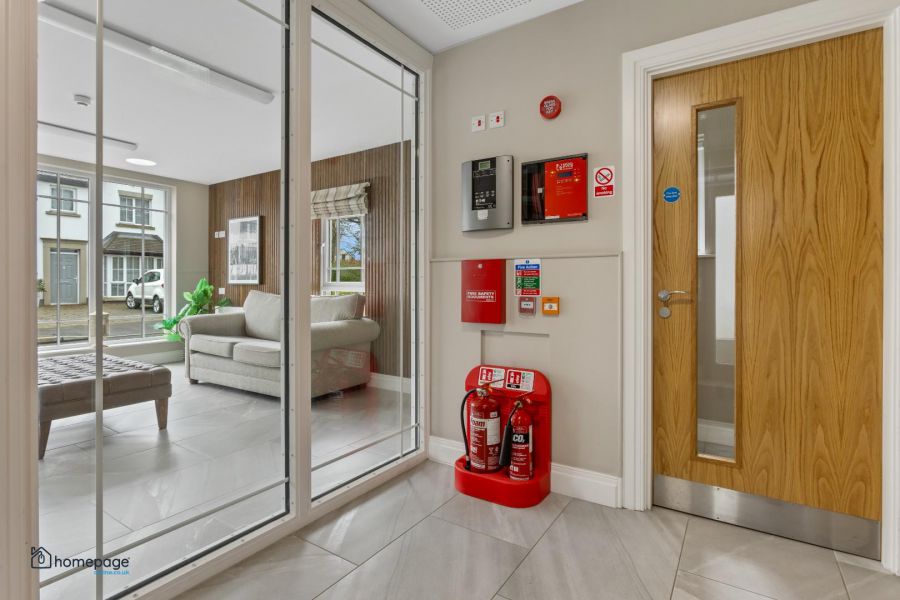 Apt 10 Moncrief Court