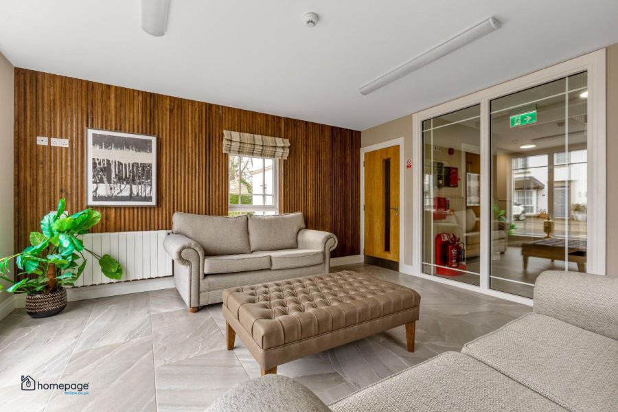 Apt 10 Moncrief Court