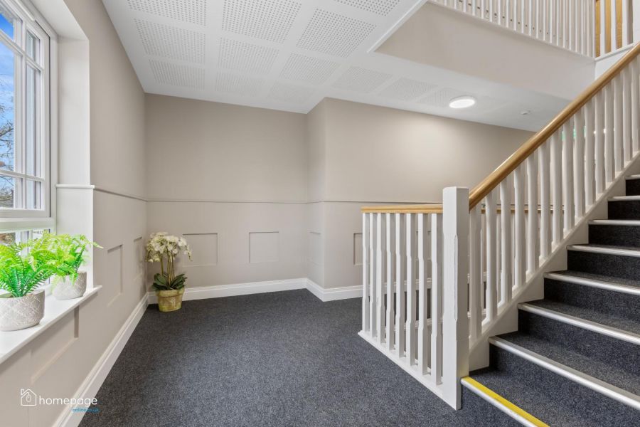 Apt 10 Moncrief Court