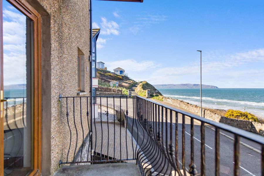9 Tunnel Brae Court Main Street