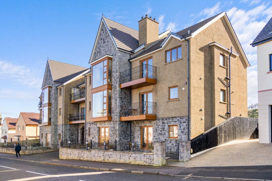 9 Tunnel Brae Court Main Street