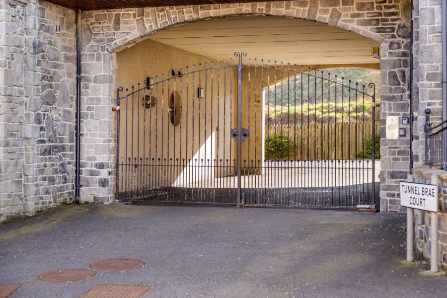 9 Tunnel Brae Court Main Street