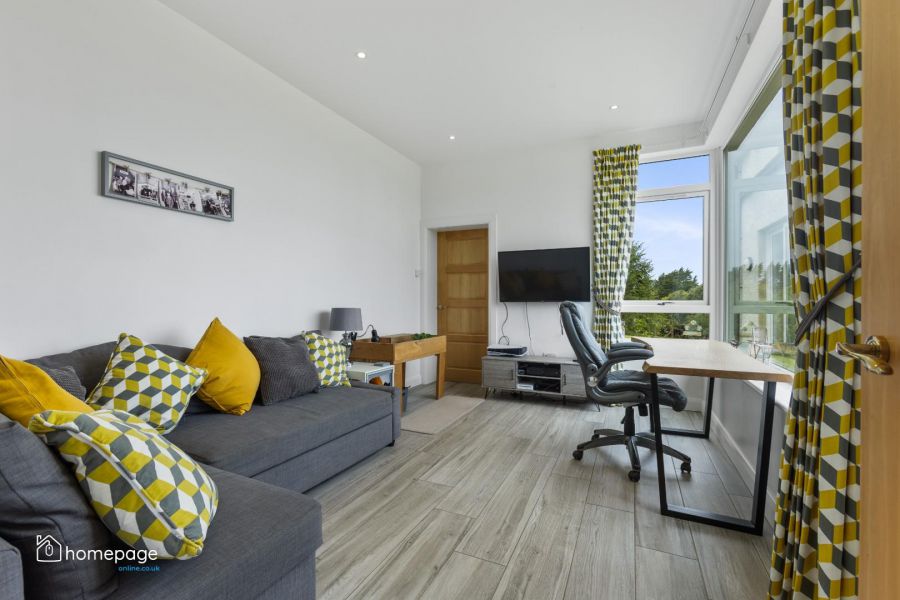 48a Glebe Road
