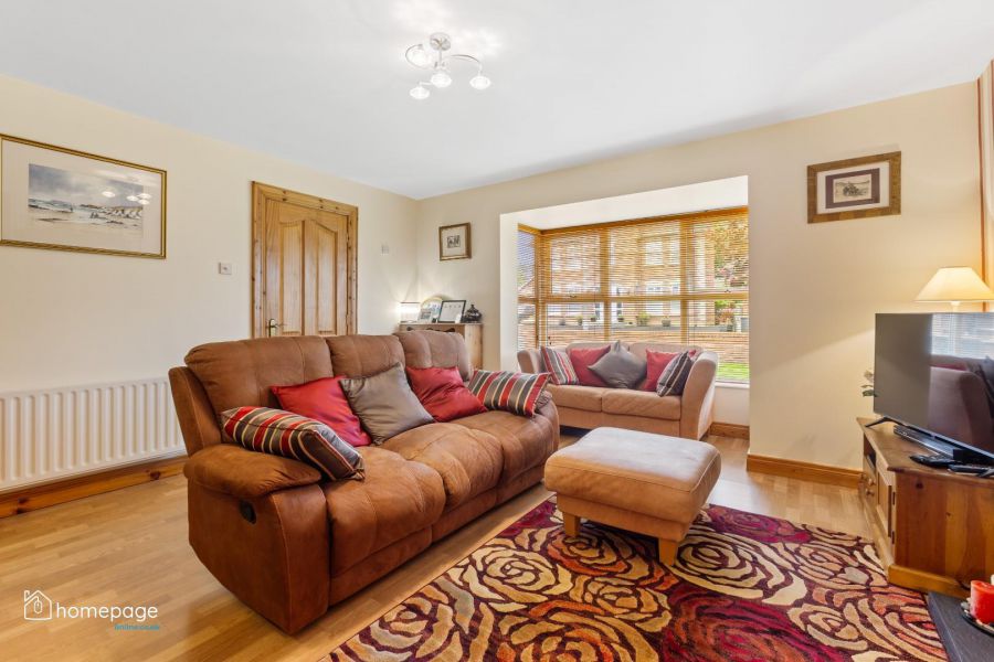 16 Carthall Manor