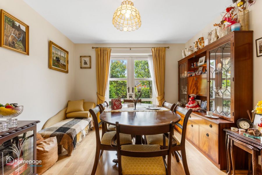 16 Carthall Manor