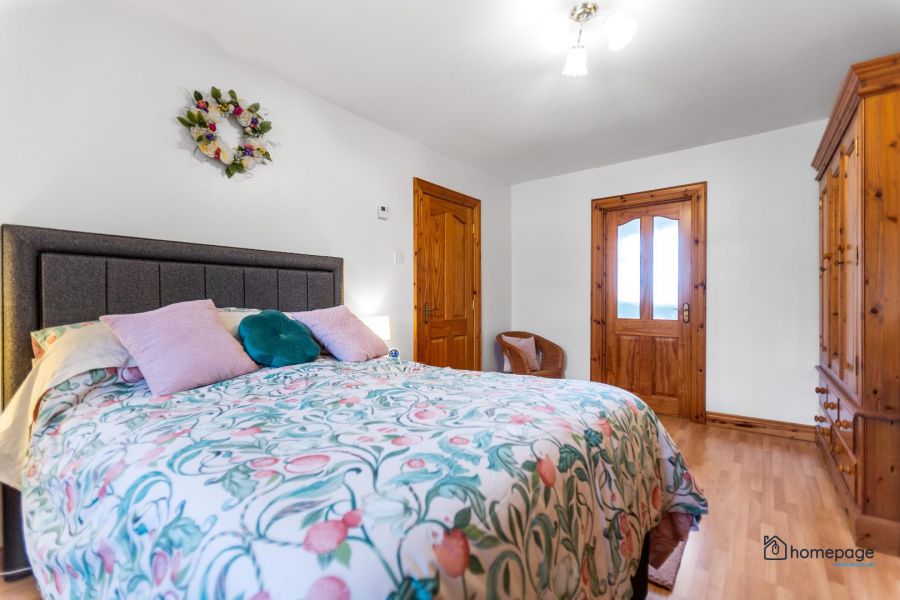 16 Carthall Manor