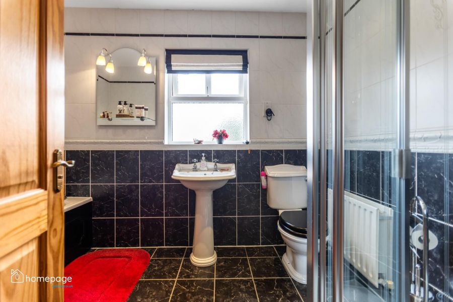 16 Carthall Manor