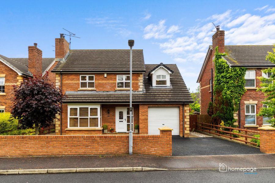 16 Carthall Manor