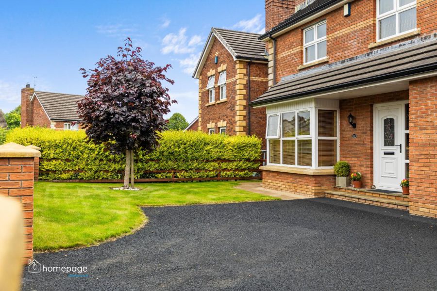16 Carthall Manor