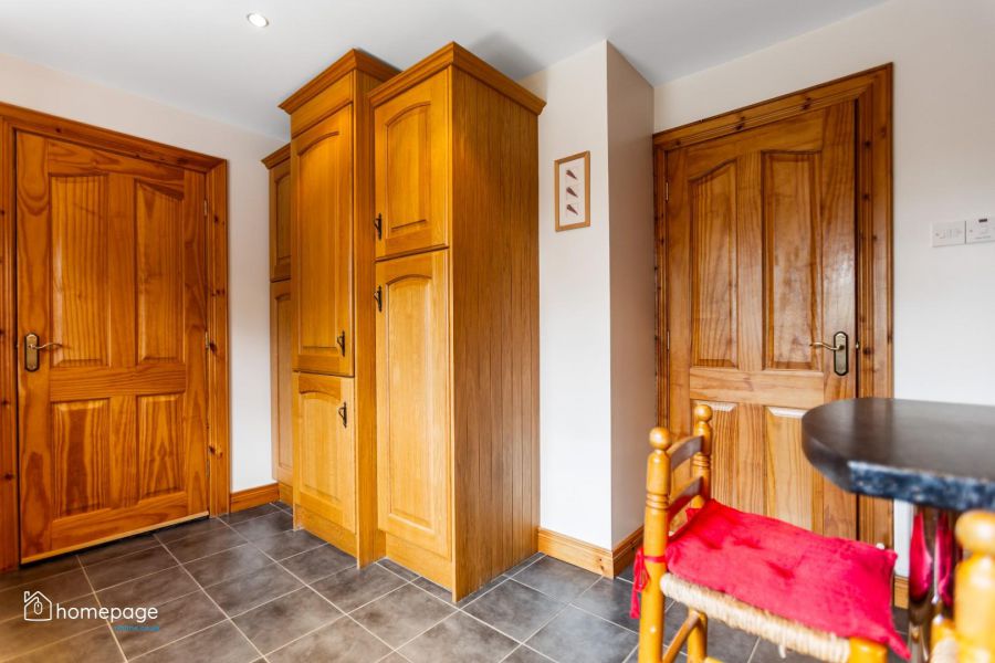 16 Carthall Manor