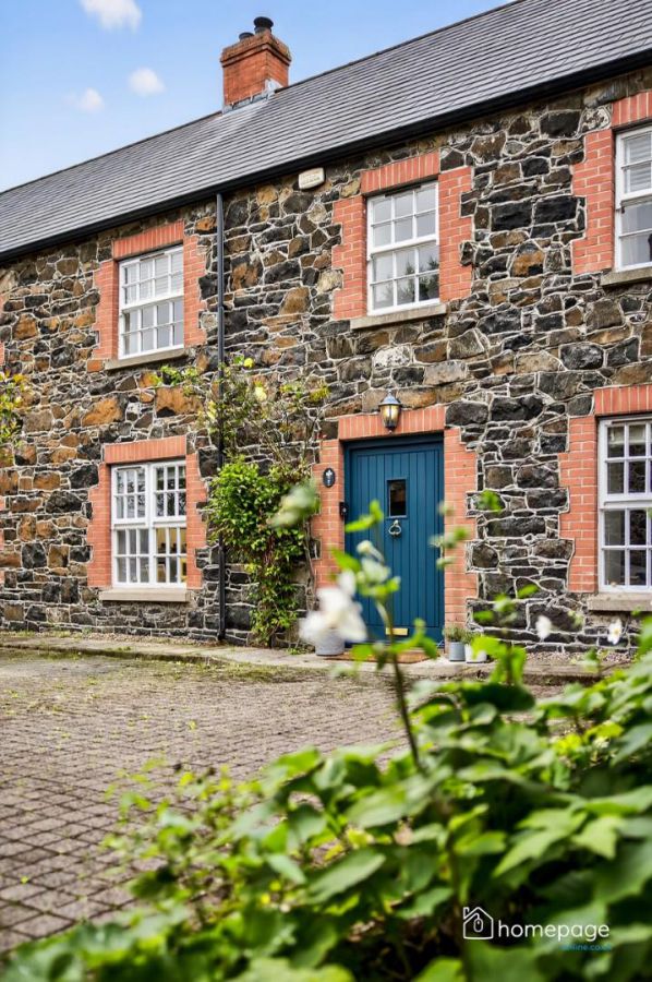 8 Somerset Mews
