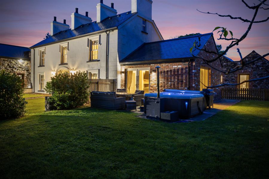 The Farm House 6 Corrstown Lane