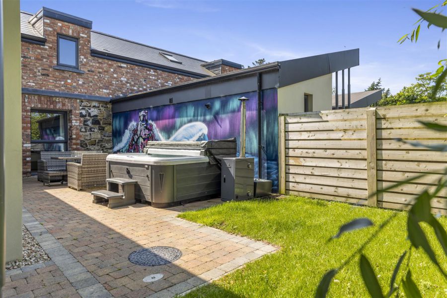 3 Corrstown Lane