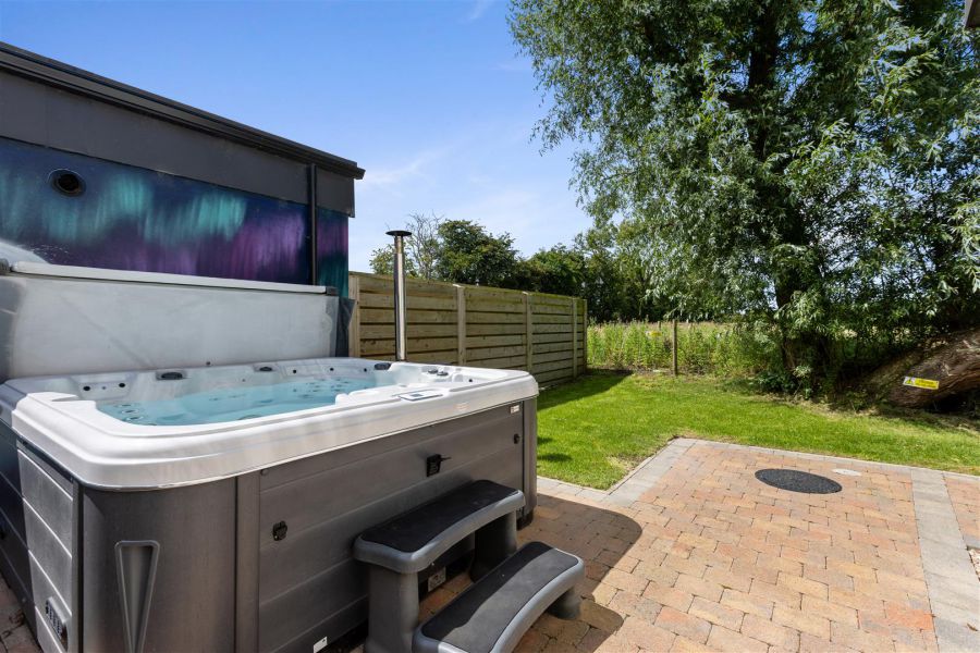 3 Corrstown Lane