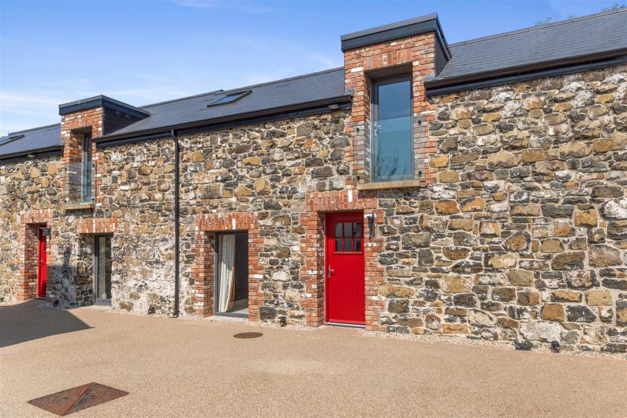 2 Corrstown Lane