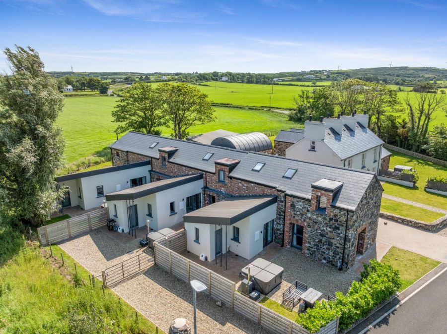 2 Corrstown Lane