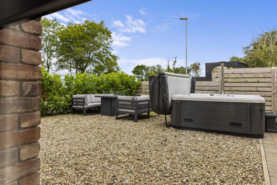 2 Corrstown Lane