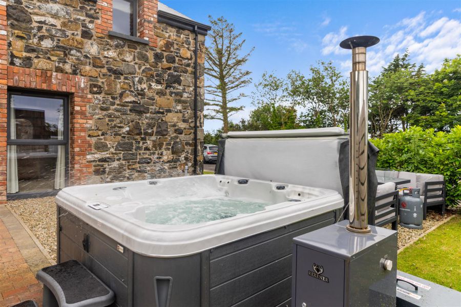 2 Corrstown Lane