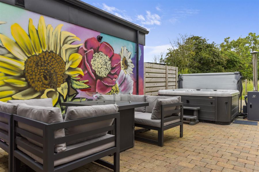 2 Corrstown Lane
