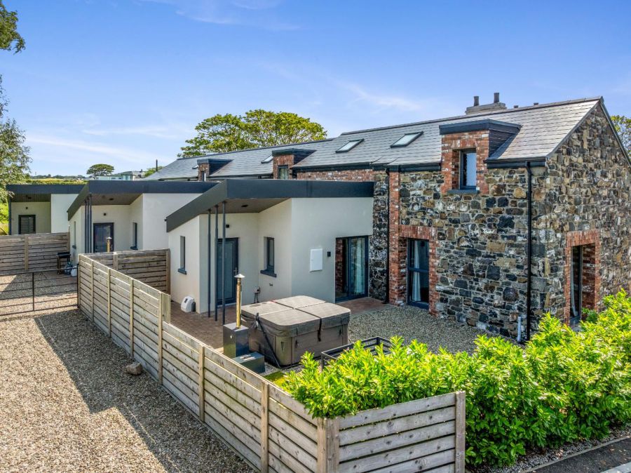 1 Corrstown Lane