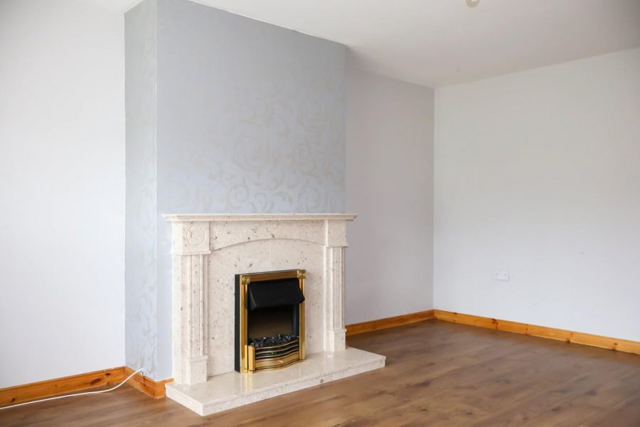 83 Drummond Manor