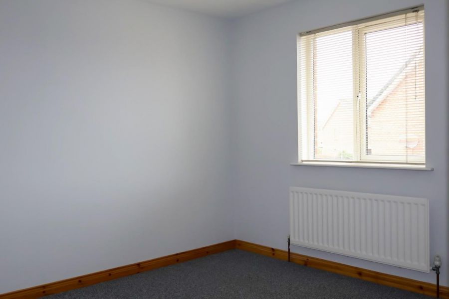 83 Drummond Manor