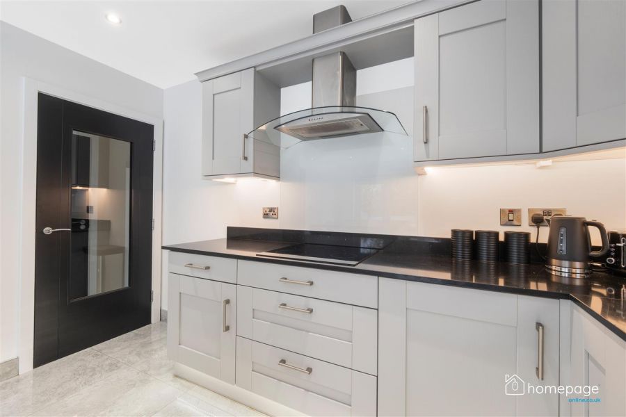 10 Castlecroft Drive