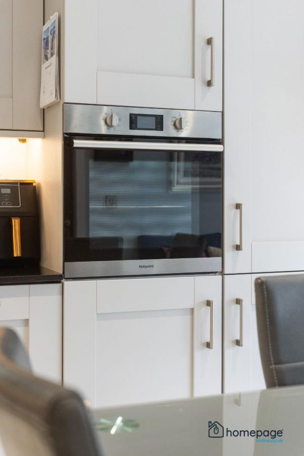 10 Castlecroft Drive