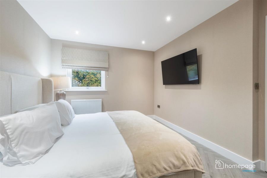 10 Castlecroft Drive