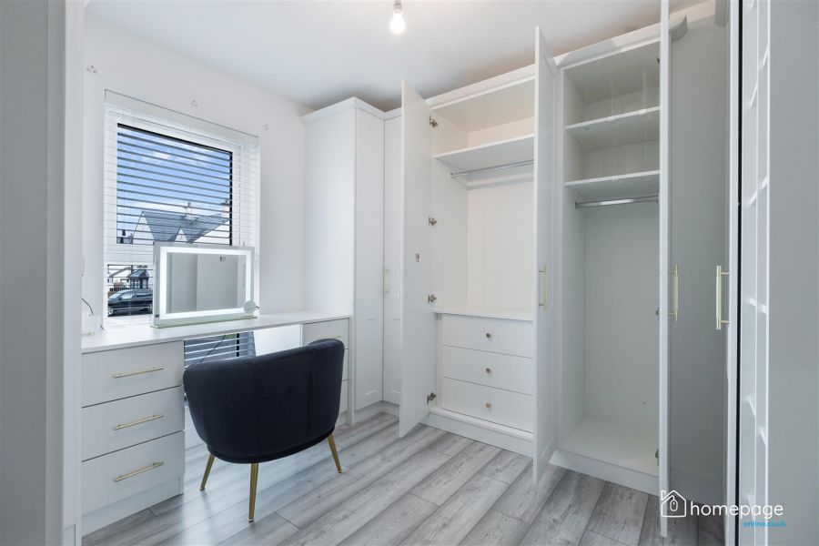 10 Castlecroft Drive