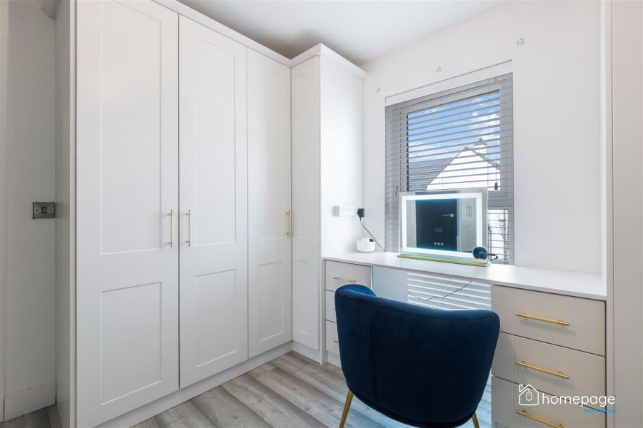 10 Castlecroft Drive