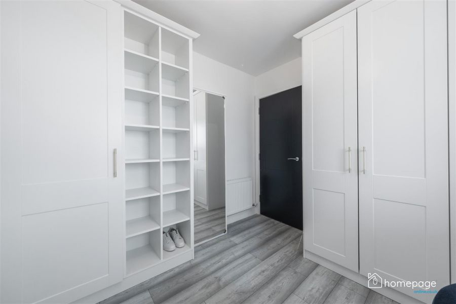 10 Castlecroft Drive