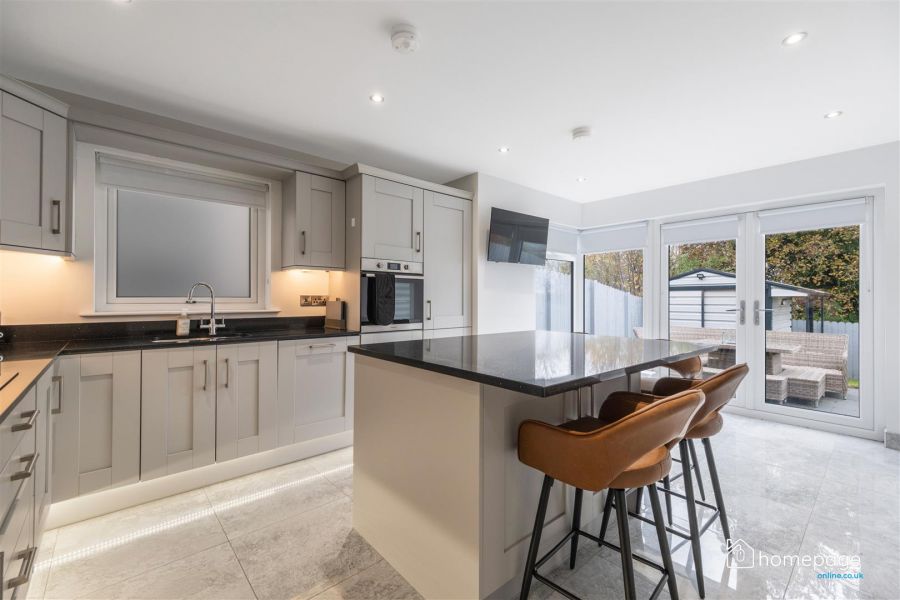 10 Castlecroft Drive